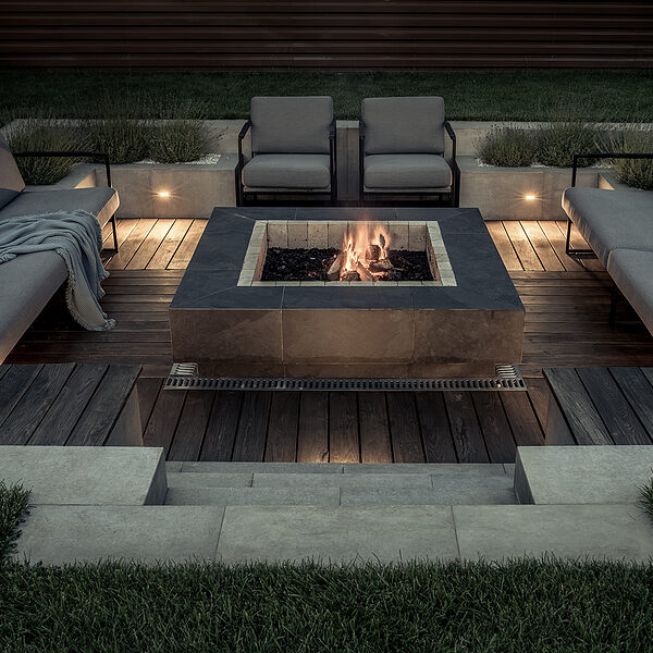 Outdoor Fire pit in Oyster Bay FL